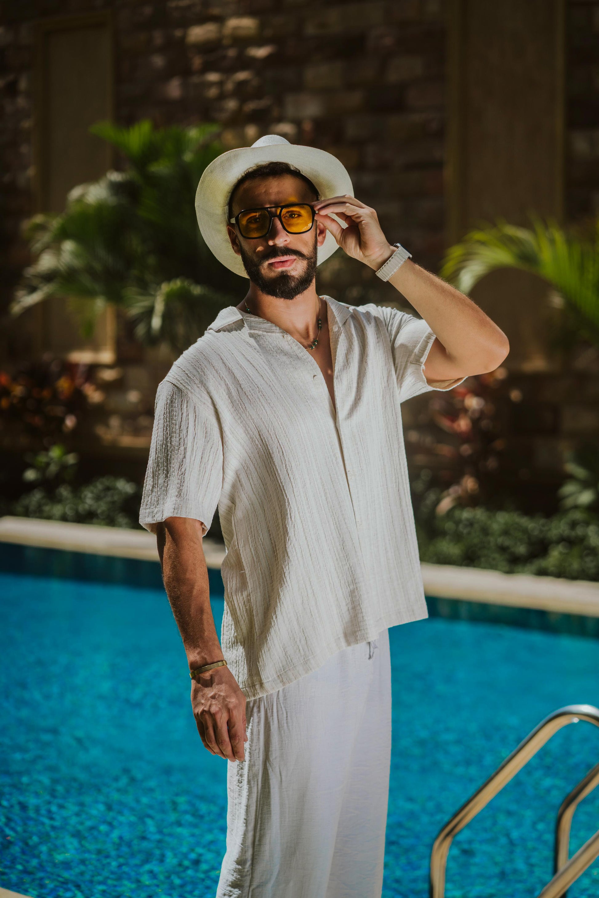 CREAMY STRIPED SHIRT